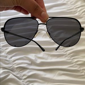 DESI X QUAY MINI HIGH KEY BLACK